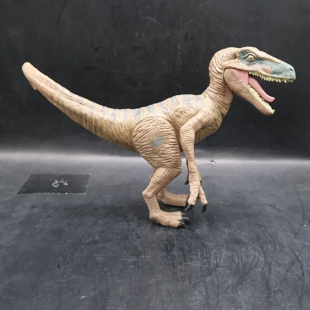 Hasbro Jurassic World Delta Velociraptor Dinosaur Action Figure 2015 Titan